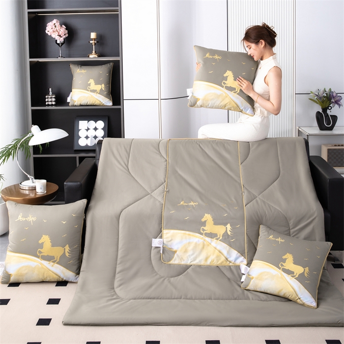 91家纺网 家纺一手货源 找家纺 照世家纺 2025新款全棉A类马上成功抱枕被 咖色