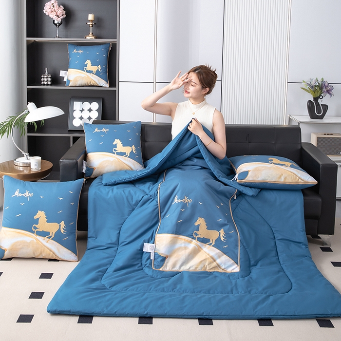 91家纺网 家纺一手货源 找家纺 照世家纺 2025新款全棉A类马上成功抱枕被 孔雀蓝