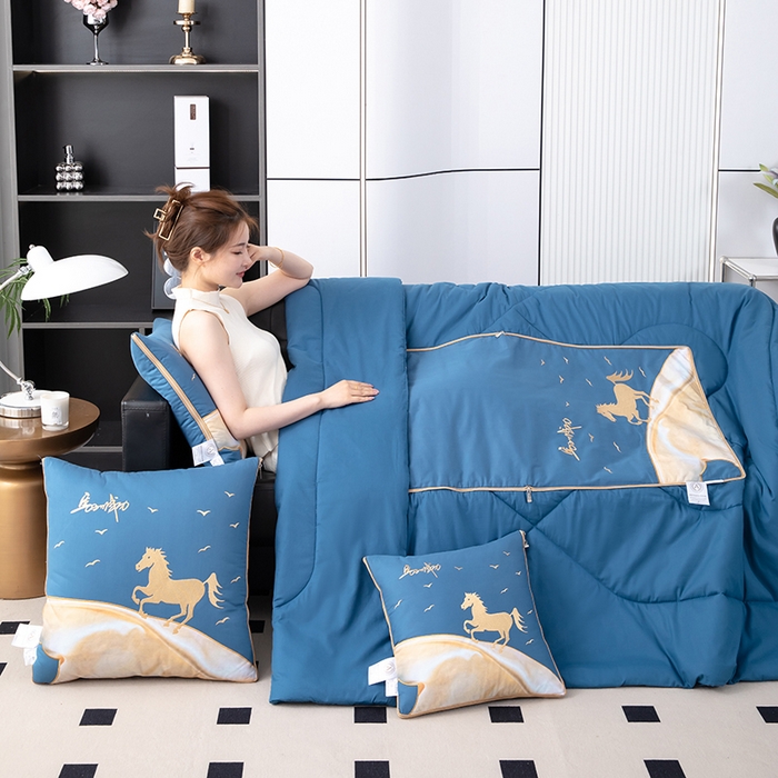 91家纺网 家纺一手货源 找家纺 照世家纺 2025新款全棉A类马上成功抱枕被 孔雀蓝