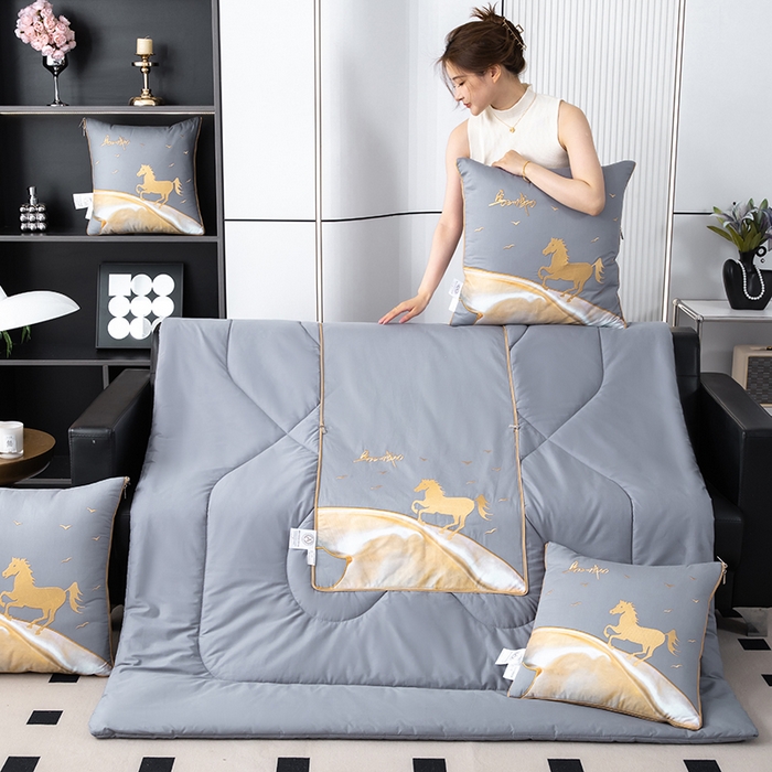 91家纺网 家纺一手货源 找家纺 照世家纺 2025新款全棉A类马上成功抱枕被 浅灰