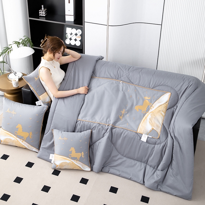 91家纺网 家纺一手货源 找家纺 照世家纺 2025新款全棉A类马上成功抱枕被 浅灰