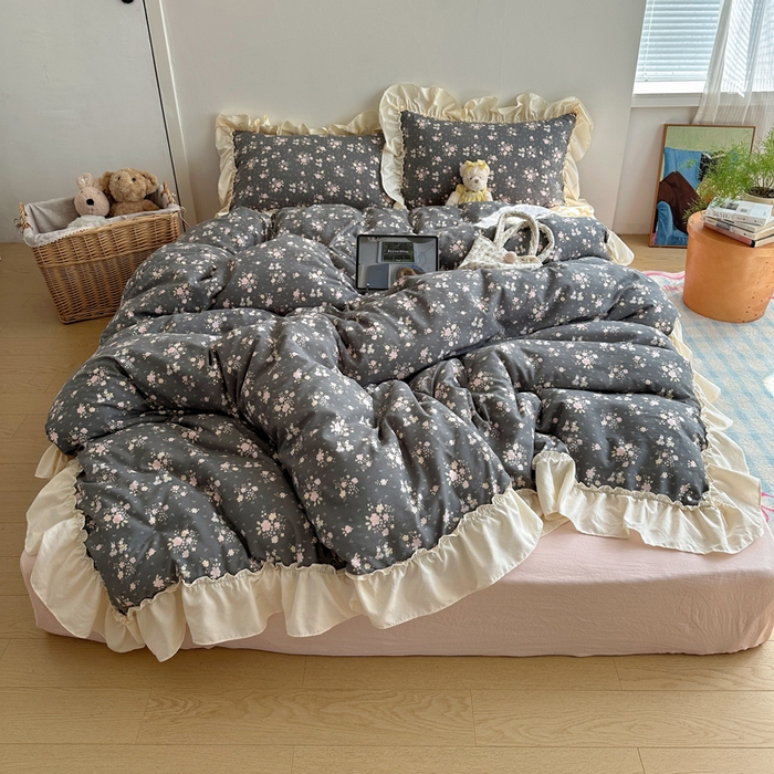 91家纺网 家纺一手货源 找家纺 盼季家纺 2025新款日韩系小碎花荷叶花边床上用品四件套 荷叶花边嫣然兔-灰