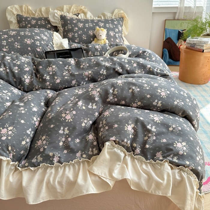 91家纺网 家纺一手货源 找家纺 盼季家纺 2025新款日韩系小碎花荷叶花边床上用品四件套 荷叶花边嫣然兔-灰