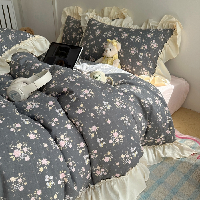 91家纺网 家纺一手货源 找家纺 盼季家纺 2025新款日韩系小碎花荷叶花边床上用品四件套 荷叶花边嫣然兔-灰