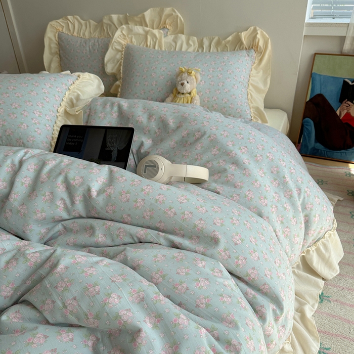 91家纺网 家纺一手货源 找家纺 盼季家纺 2025新款日韩系小碎花荷叶花边床上用品四件套 荷叶花边-米蓝朵