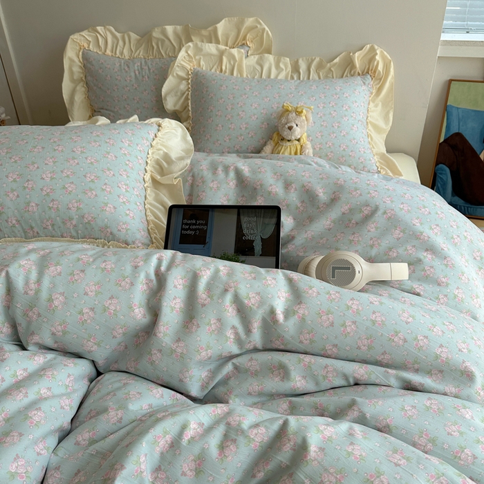 91家纺网 家纺一手货源 找家纺 盼季家纺 2025新款日韩系小碎花荷叶花边床上用品四件套 荷叶花边-米蓝朵