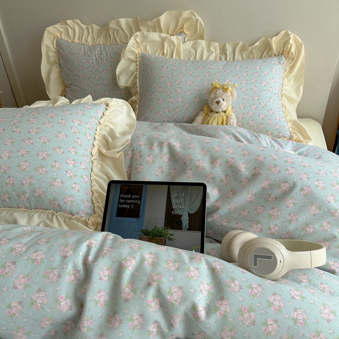 91家纺网 家纺一手货源 找家纺 盼季家纺 2025新款日韩系小碎花荷叶花边床上用品四件套 荷叶花边-米蓝朵