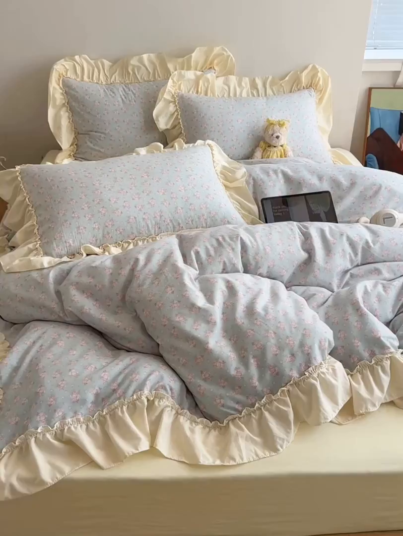 91家纺网 家纺一手货源 找家纺 盼季家纺 2025新款日韩系小碎花荷叶花边床上用品四件套 荷叶花边-米蓝朵