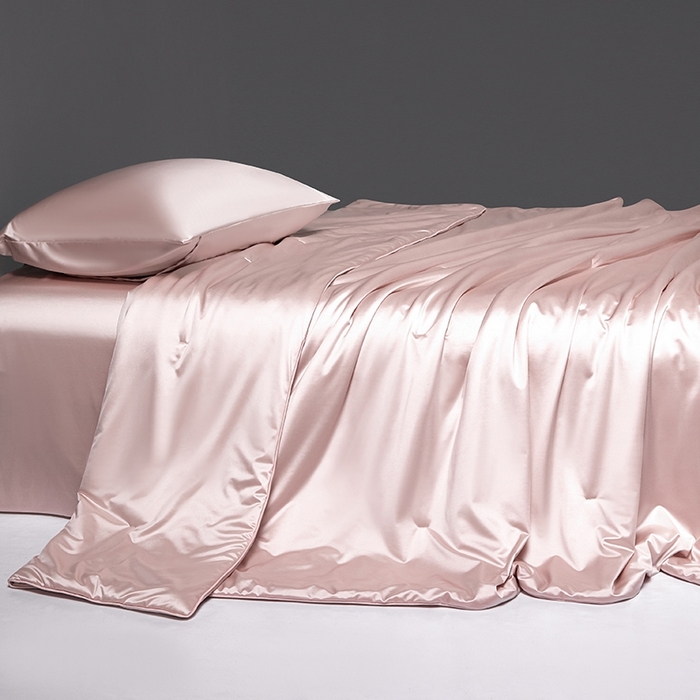 91家纺网 家纺一手货源 找家纺 桂雅居 2025新款小蚕芯呵护凉感夏被夏凉被空调被 百香粉