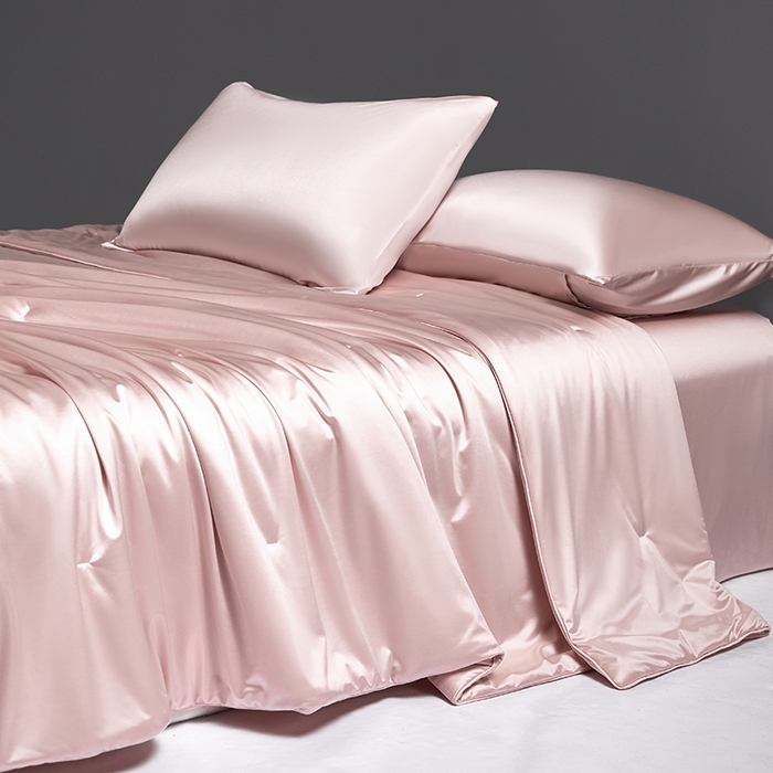 91家纺网 家纺一手货源 找家纺 桂雅居 2025新款小蚕芯呵护凉感夏被夏凉被空调被 百香粉