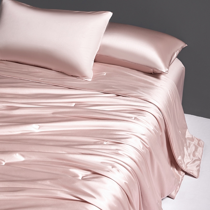 91家纺网 家纺一手货源 找家纺 桂雅居 2025新款小蚕芯呵护凉感夏被夏凉被空调被 百香粉