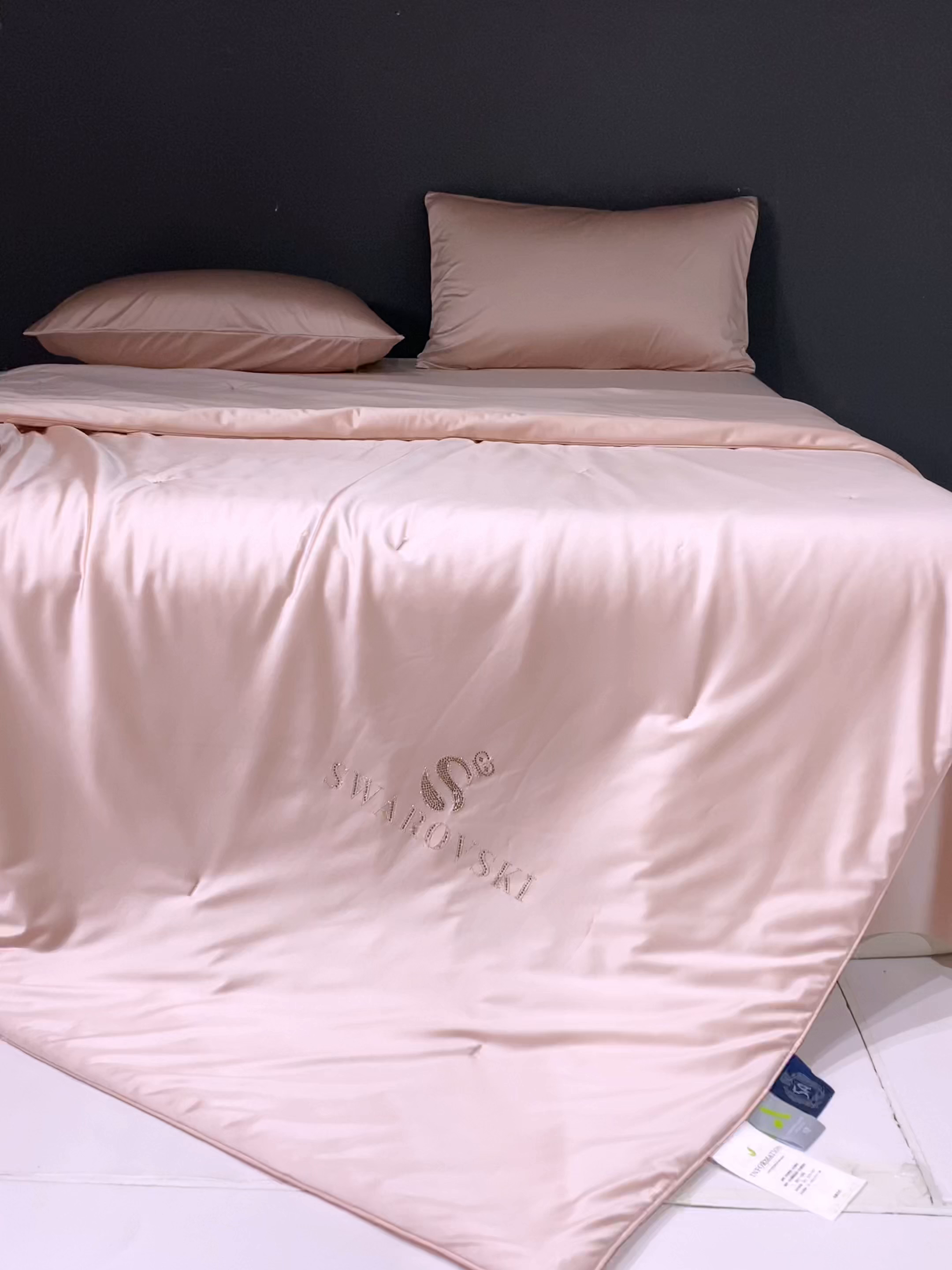 91家纺网 家纺一手货源 找家纺 桂雅居 2025新款小蚕芯呵护凉感夏被夏凉被空调被 百香粉