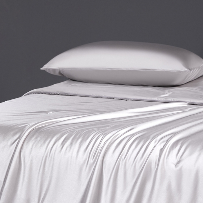 91家纺网 家纺一手货源 找家纺 桂雅居 2025新款小蚕芯呵护凉感夏被夏凉被空调被 欧洲灰