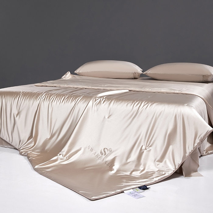 91家纺网 家纺一手货源 找家纺 桂雅居 2025新款小蚕芯呵护凉感夏被夏凉被空调被 时尚金