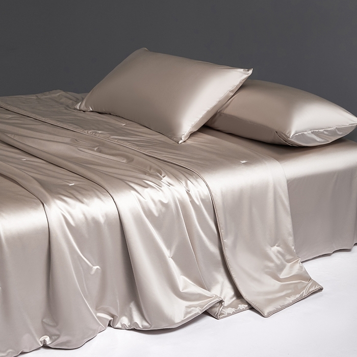 91家纺网 家纺一手货源 找家纺 桂雅居 2025新款小蚕芯呵护凉感夏被夏凉被空调被 时尚金