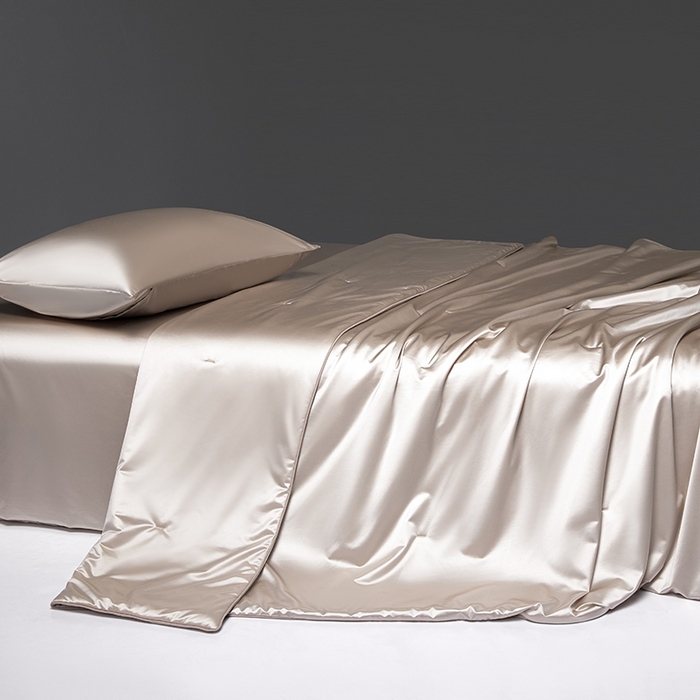 91家纺网 家纺一手货源 找家纺 桂雅居 2025新款小蚕芯呵护凉感夏被夏凉被空调被 时尚金