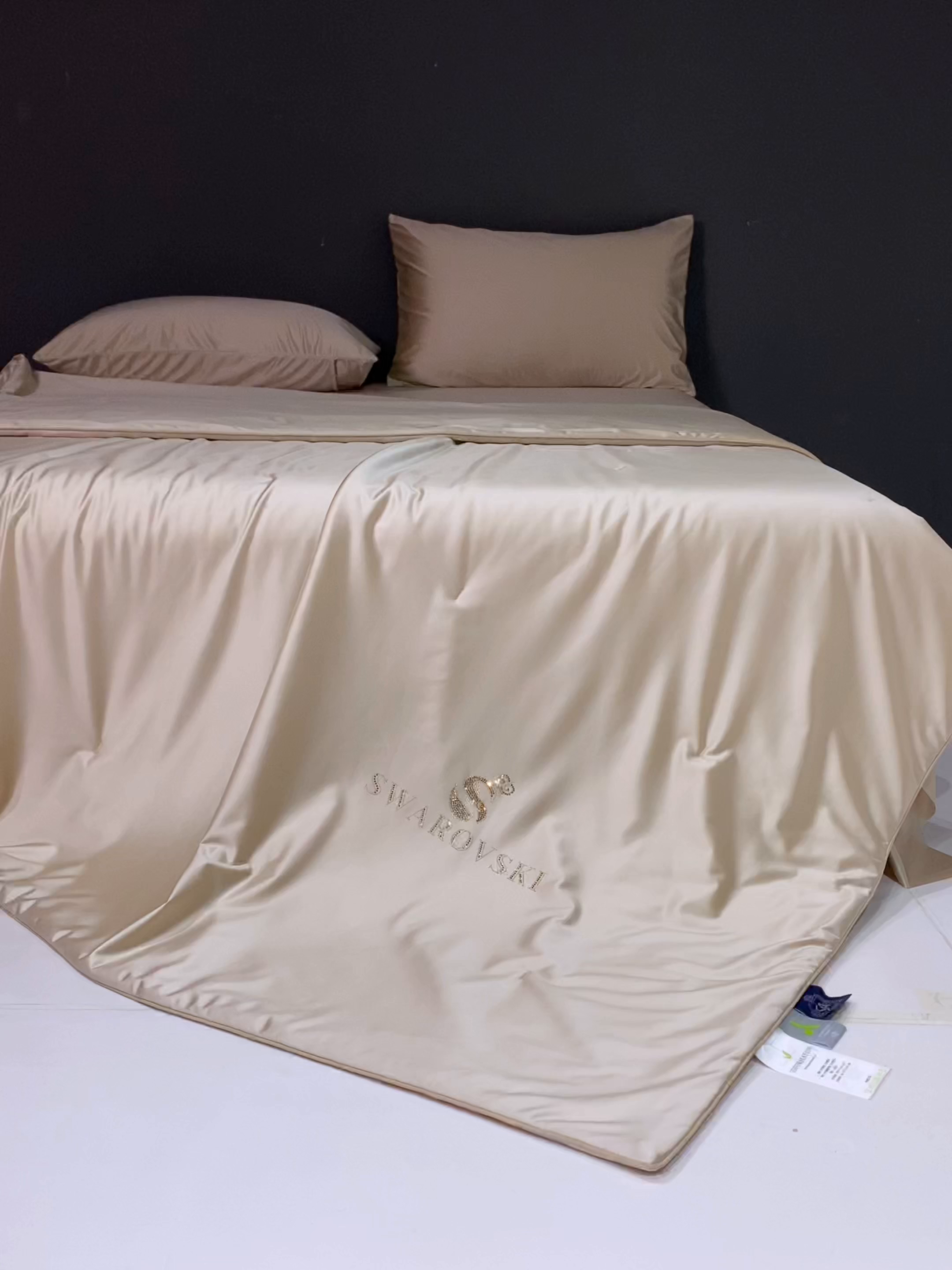 91家纺网 家纺一手货源 找家纺 桂雅居 2025新款小蚕芯呵护凉感夏被夏凉被空调被 时尚金