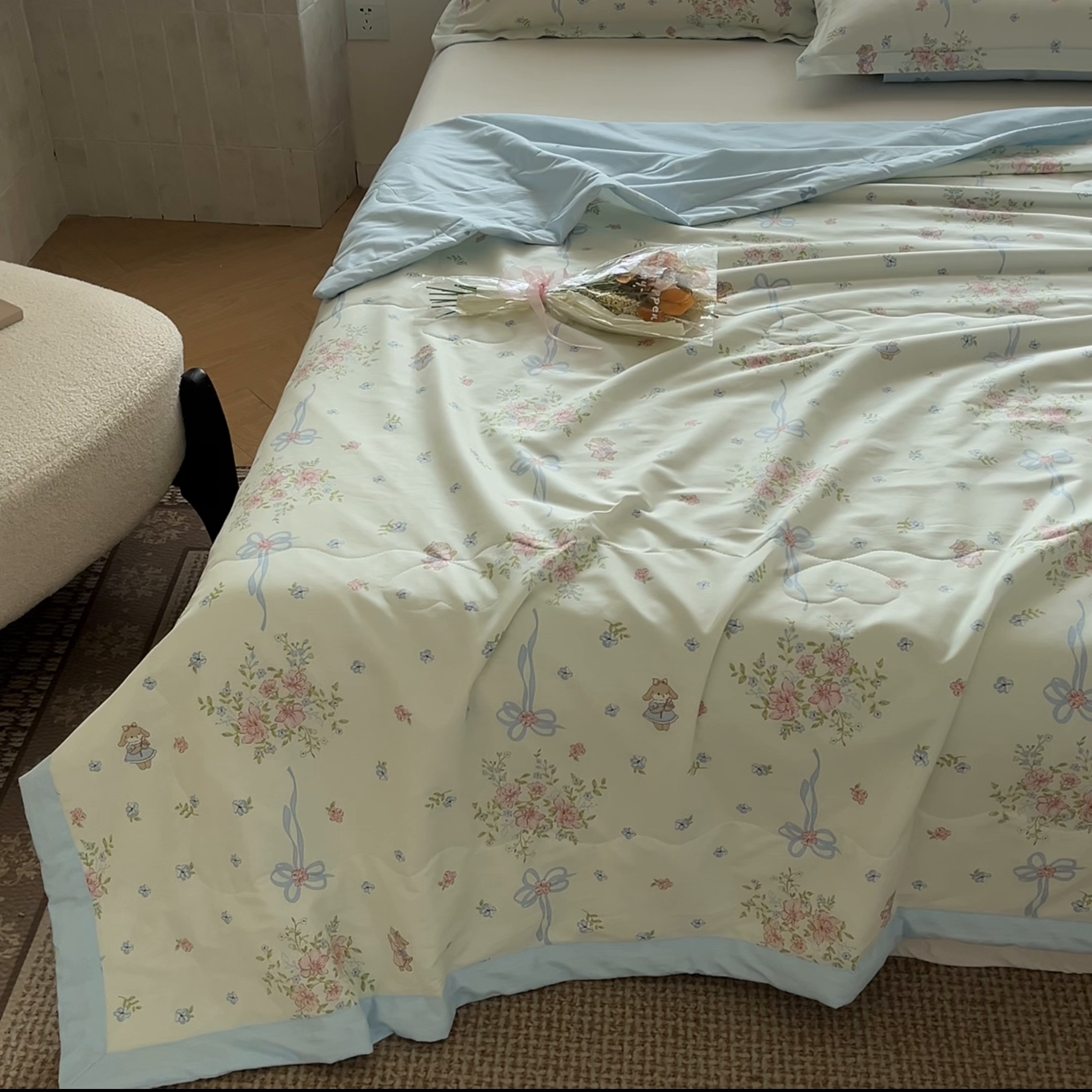 91家纺网 家纺一手货源 找家纺 晨希家居 2025春夏新款全棉纯棉印花夏被夏凉被空调被 花间小兔