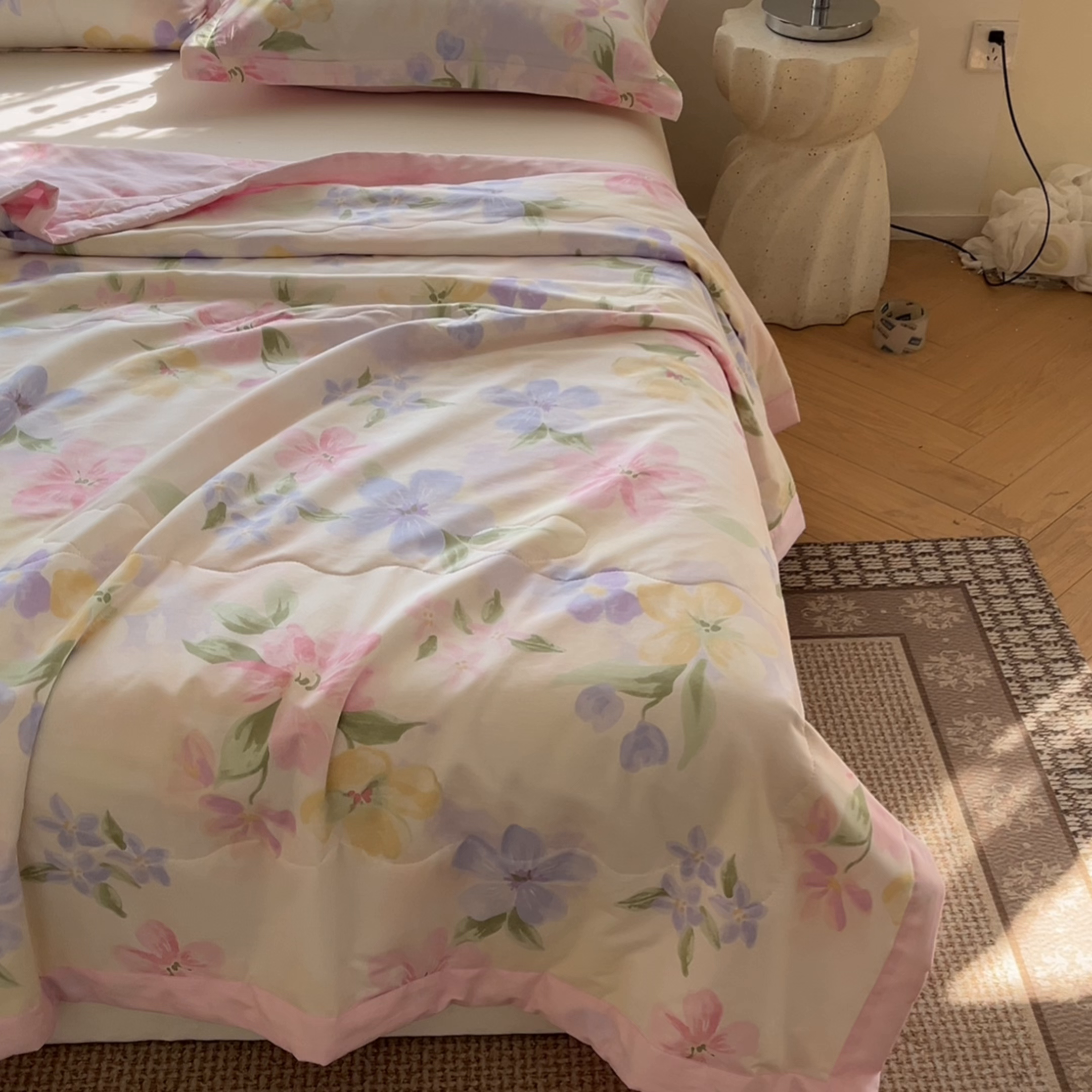 91家纺网 家纺一手货源 找家纺 晨希家居 2025春夏新款全棉纯棉印花夏被夏凉被空调被 花间寻梦