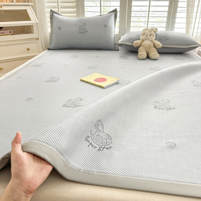 91家纺网 家纺一手货源 找家纺 （总）春妮家纺 2025新款A类PE提花软席凉感冰豆豆凉席席子凉席