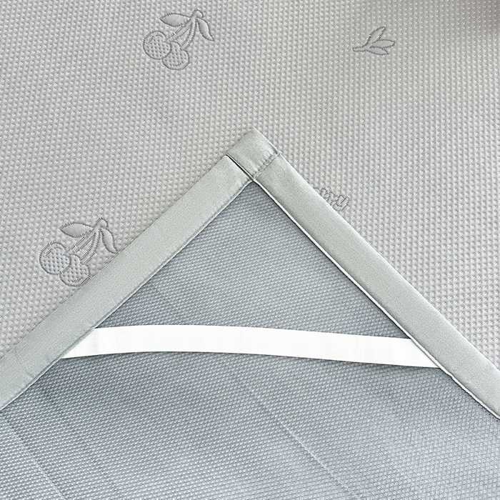 91家纺网 家纺一手货源 找家纺 春妮家纺 2025新款A类PE提花软席凉感冰豆豆凉席席子凉席 夏日樱桃-灰