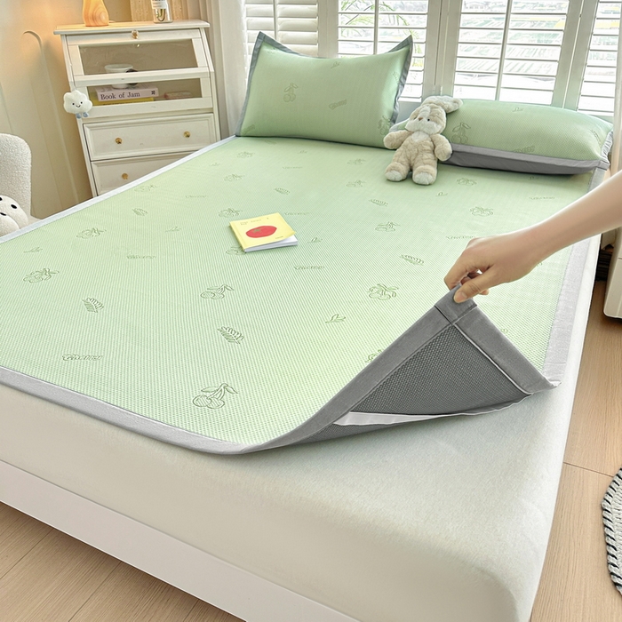 91家纺网 家纺一手货源 找家纺 春妮家纺 2025新款A类PE提花软席凉感冰豆豆凉席席子凉席 夏日樱桃-绿