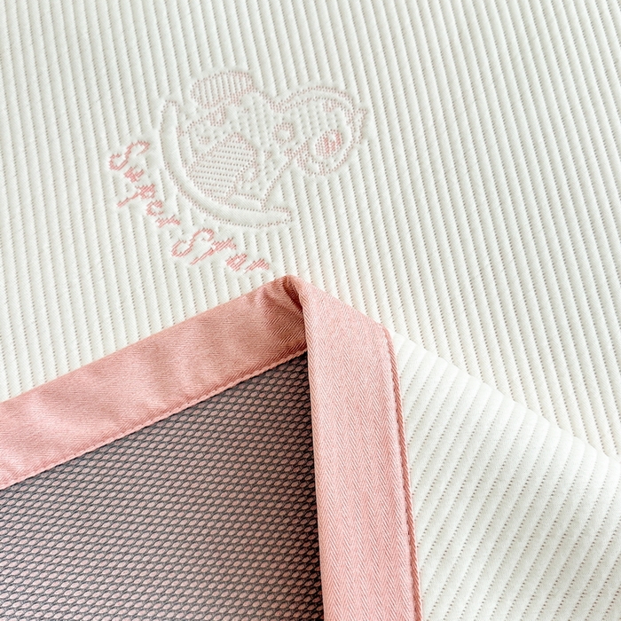 91家纺网 家纺一手货源 找家纺 春妮家纺 2025新款A类PE提花软席凉感冰豆豆凉席席子凉席 旋转木马-白