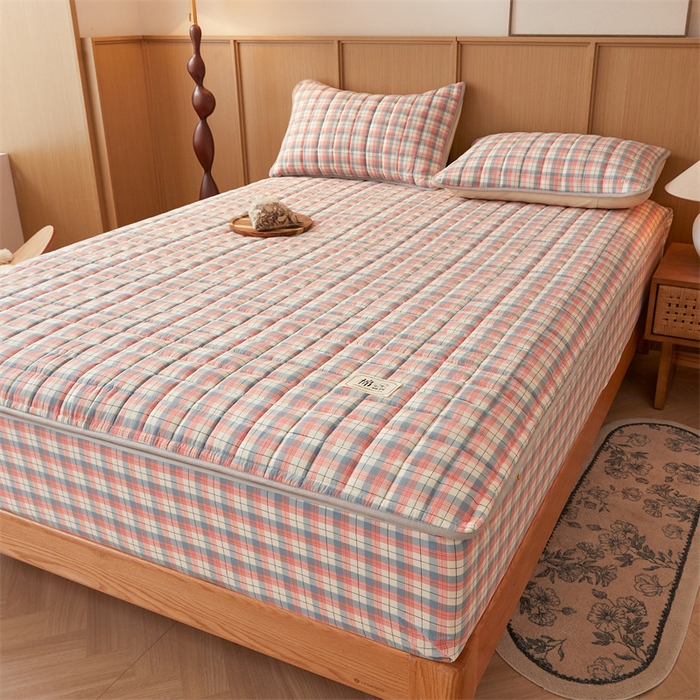 91家纺网 家纺一手货源 找家纺 伊人坊2025新款全棉色织水洗棉六面全包床笠床垫保护套无印风 单层床围-贝拉粉