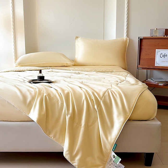 91家纺网 家纺一手货源 找家纺 百寐 2025新款60S兰精天丝夏被系列 奶昔黄+碳灰