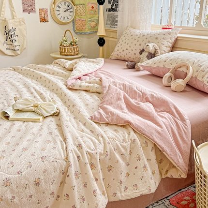 91家纺网 家纺一手货源 找家纺 （总）一比一家纺 2025新款云感皱皱纱简单款夏被夏凉被空调被四件套