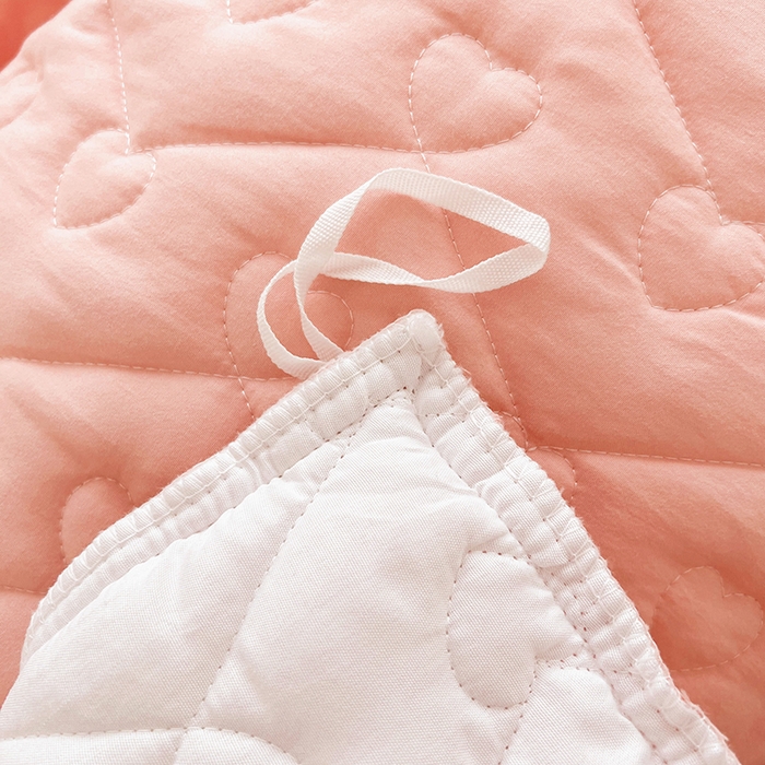 91家纺网 家纺一手货源 找家纺 宜凡家纺 2025新款糯糯棉全夹棉床笠式床裙三件套 春日粉