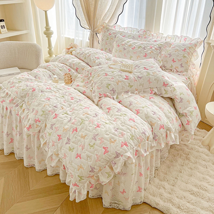 91家纺网 家纺一手货源 找家纺 宜凡家纺 2025新款糯糯棉全夹棉床笠式床裙三件套 蝶舞纷飞