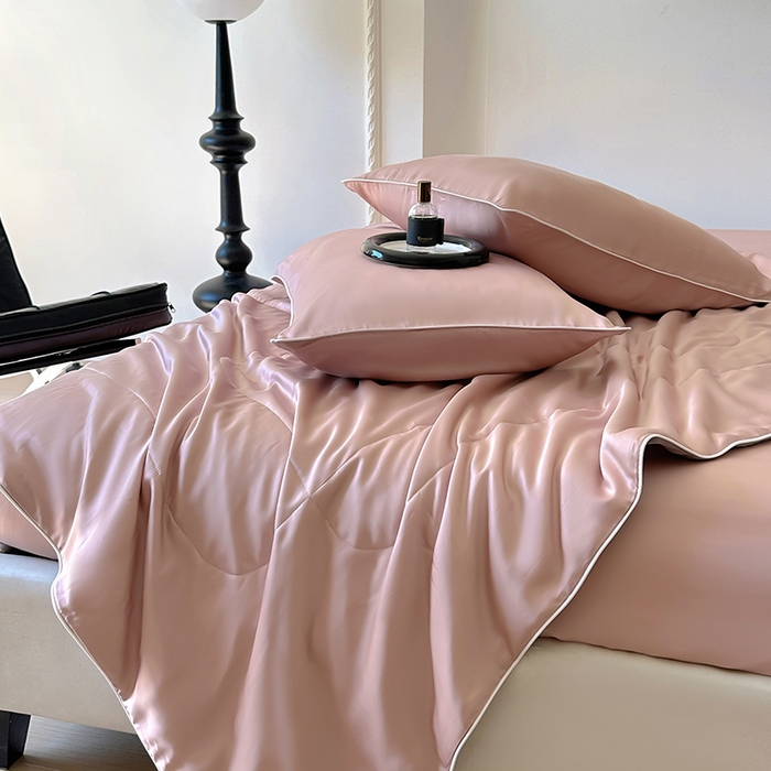 91家纺网 家纺一手货源 找家纺 百寐 2025新款60S兰精天丝夏被系列 樱花粉+碳灰