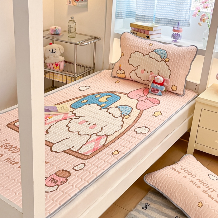 91家纺网 家纺一手货源 找家纺 川悦生活 2025新款大阪宿舍凉感丝凉席 晚安夏洛