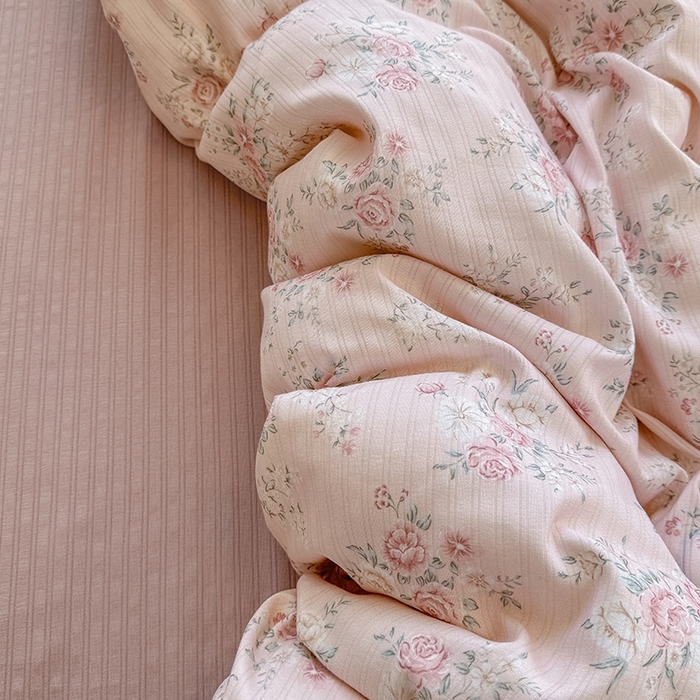 91家纺网 家纺一手货源 找家纺 壹号库 2025新款A类提花有氧彩竺绵四件套 桃花诺