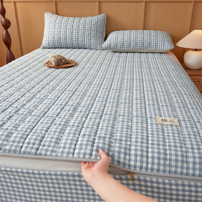 91家纺网 家纺一手货源 找家纺 伊人坊2025新款全棉色织水洗棉六面全包床笠床垫保护套无印风 单层床围-蓝小格