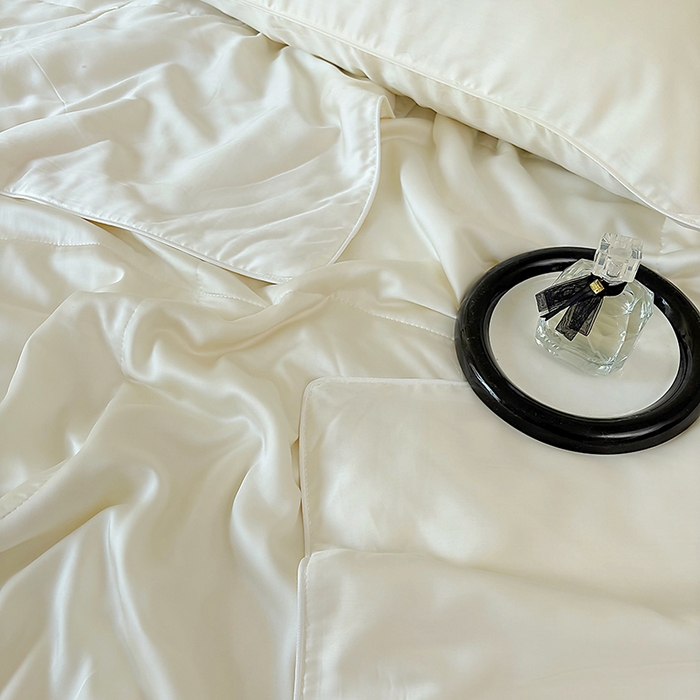 91家纺网 家纺一手货源 找家纺 百寐 2025新款60S兰精天丝夏被系列 奶白