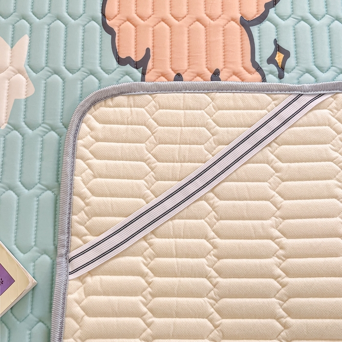 91家纺网 家纺一手货源 找家纺 川悦生活 2025新款大阪宿舍凉感丝凉席 旺仔啵啵