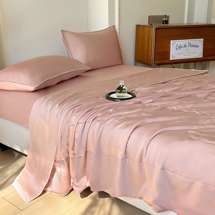 91家纺网 家纺一手货源 找家纺 百寐 2025新款60S兰精天丝夏被系列 樱花粉