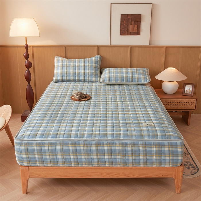 91家纺网 家纺一手货源 找家纺 伊人坊2025新款全棉色织水洗棉六面全包床笠床垫保护套无印风 夹棉床围-简兮蓝