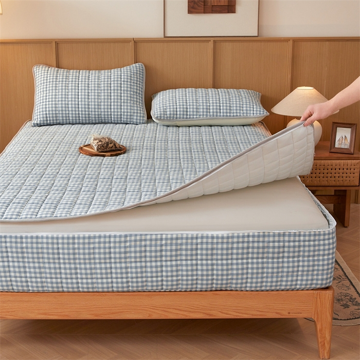 91家纺网 家纺一手货源 找家纺 伊人坊2025新款全棉色织水洗棉六面全包床笠床垫保护套无印风 夹棉床围-蓝小格
