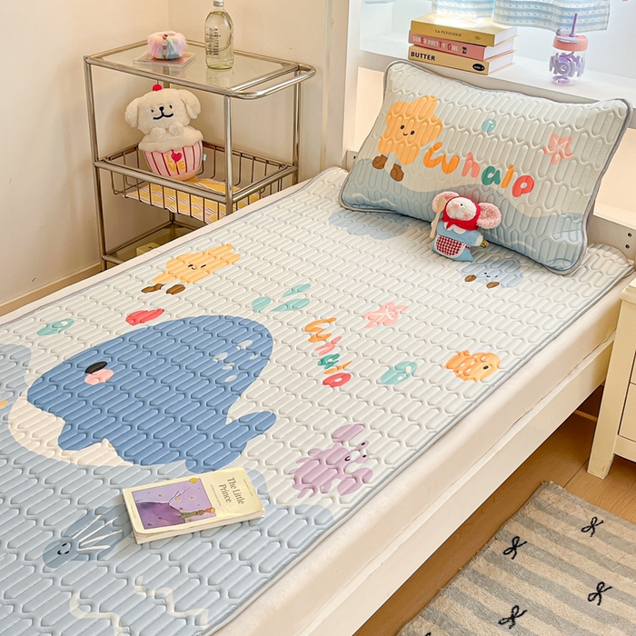 91家纺网 家纺一手货源 找家纺 川悦生活 2025新款大阪宿舍凉感丝凉席 夏日噗噜