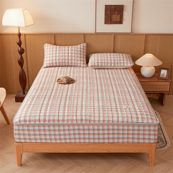 91家纺网 家纺一手货源 找家纺 伊人坊2025新款全棉色织水洗棉六面全包床笠床垫保护套无印风 单层床围-贝拉粉