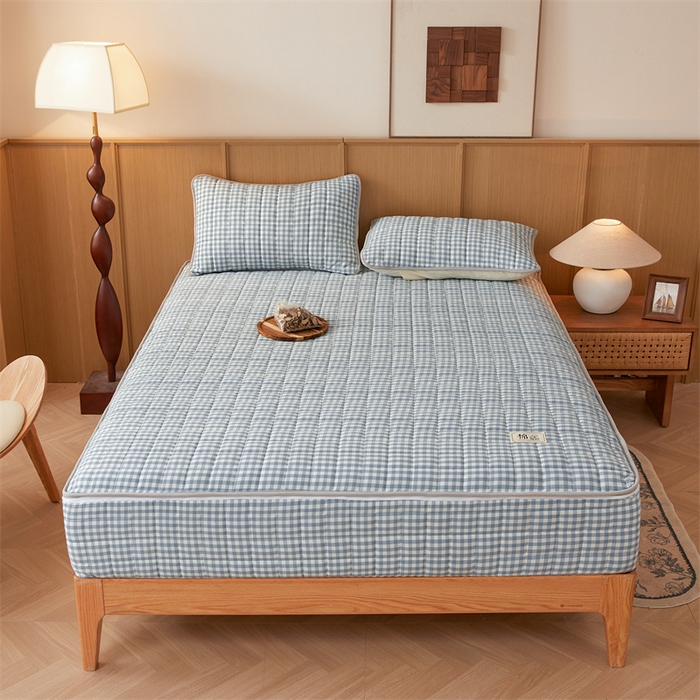 91家纺网 家纺一手货源 找家纺 伊人坊2025新款全棉色织水洗棉六面全包床笠床垫保护套无印风 夹棉床围-蓝小格
