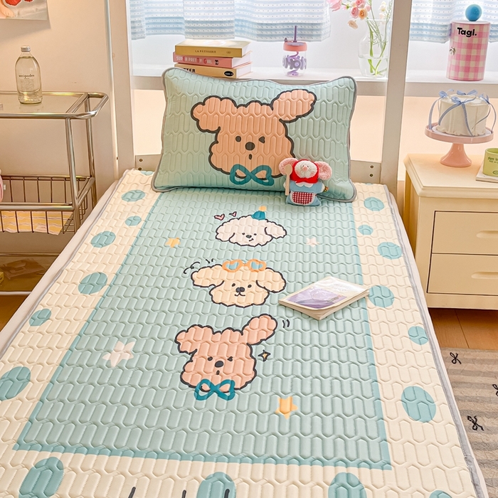 91家纺网 家纺一手货源 找家纺 川悦生活 2025新款大阪宿舍凉感丝凉席 旺仔啵啵