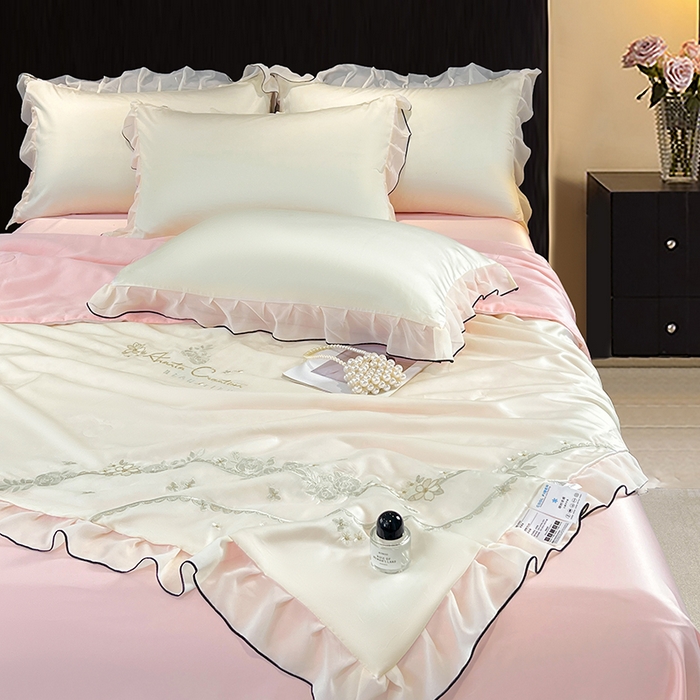 91家纺网 家纺一手货源 找家纺 梦舒羽 2025新款刺绣水洗真丝花边夏被四件套宿舍夏凉被床单枕套三件套-花韵花边款 花韵-粉（花边款）