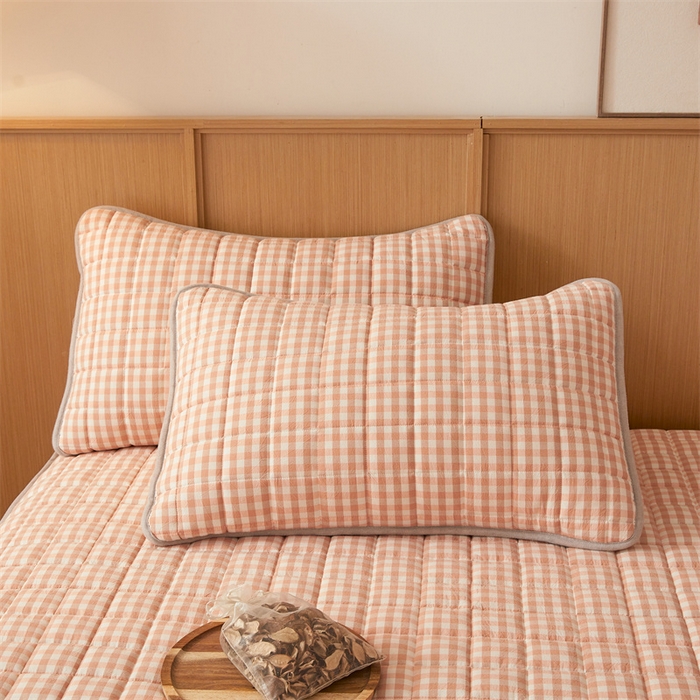 91家纺网 家纺一手货源 找家纺 伊人坊2025新款全棉色织水洗棉六面全包床笠床垫保护套无印风 单层床围-粉小格