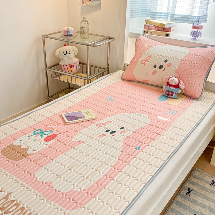 91家纺网 家纺一手货源 找家纺 川悦生活 2025新款大阪宿舍凉感丝凉席 莫妮恰