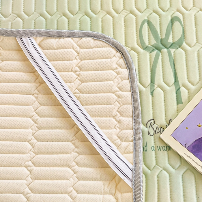 91家纺网 家纺一手货源 找家纺 川悦生活 2025新款大阪宿舍凉感丝凉席 夏天物语