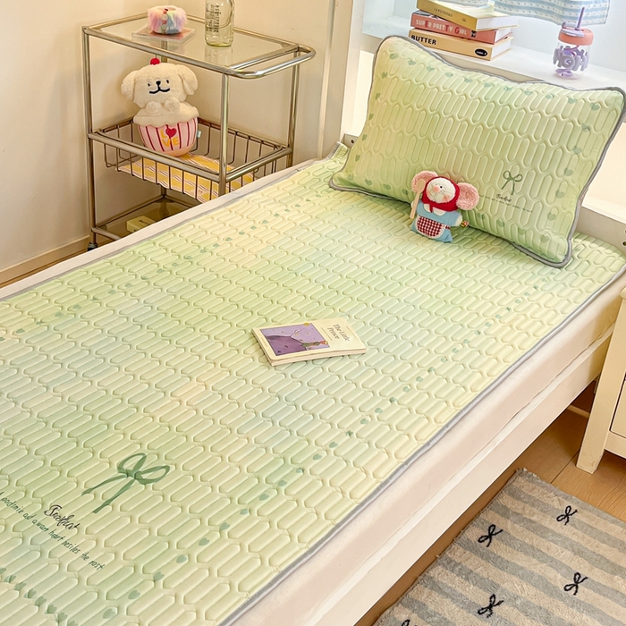 91家纺网 家纺一手货源 找家纺 川悦生活 2025新款大阪宿舍凉感丝凉席 夏天物语